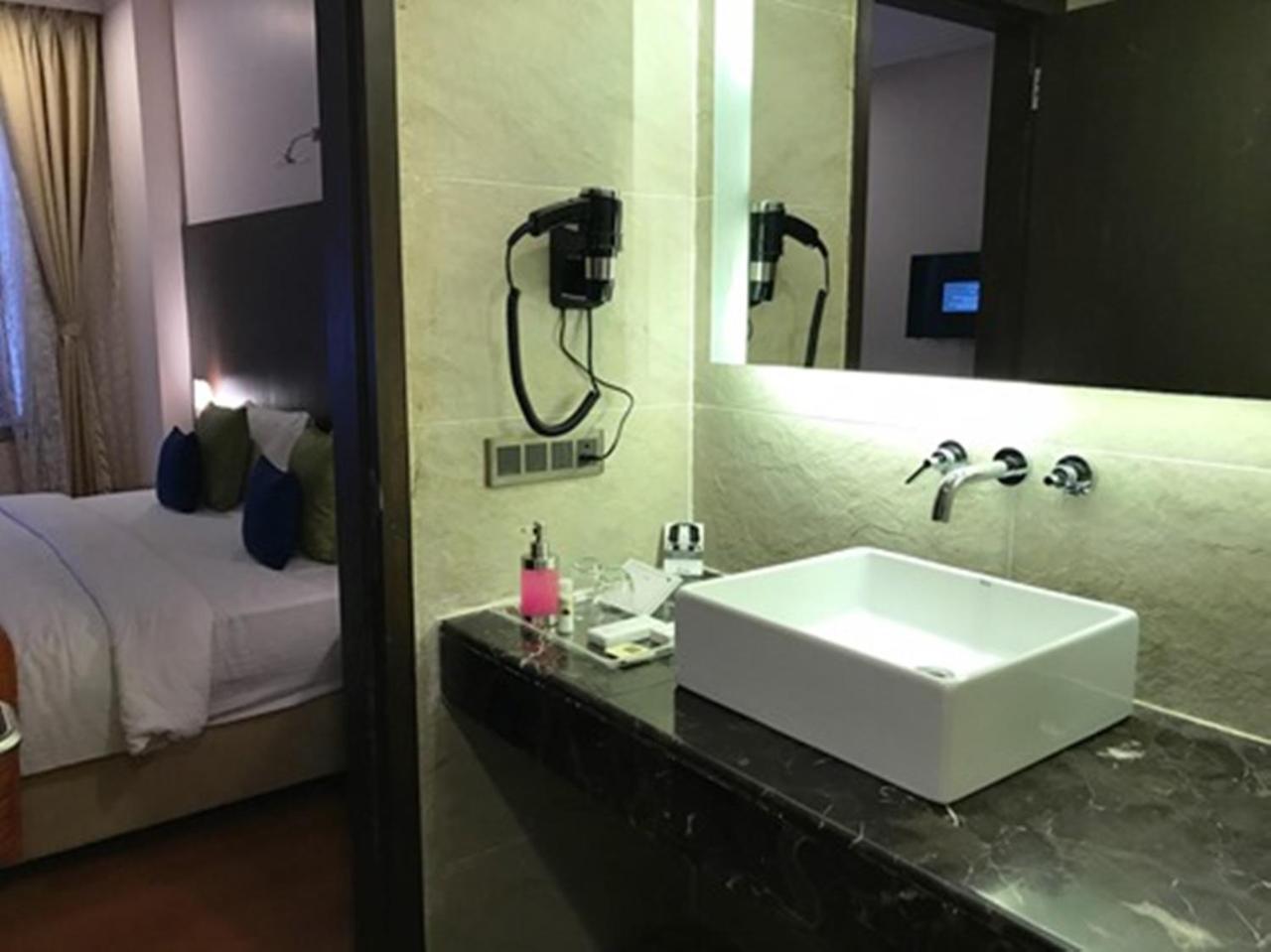 Hotel Central Park Manipal Exterior foto